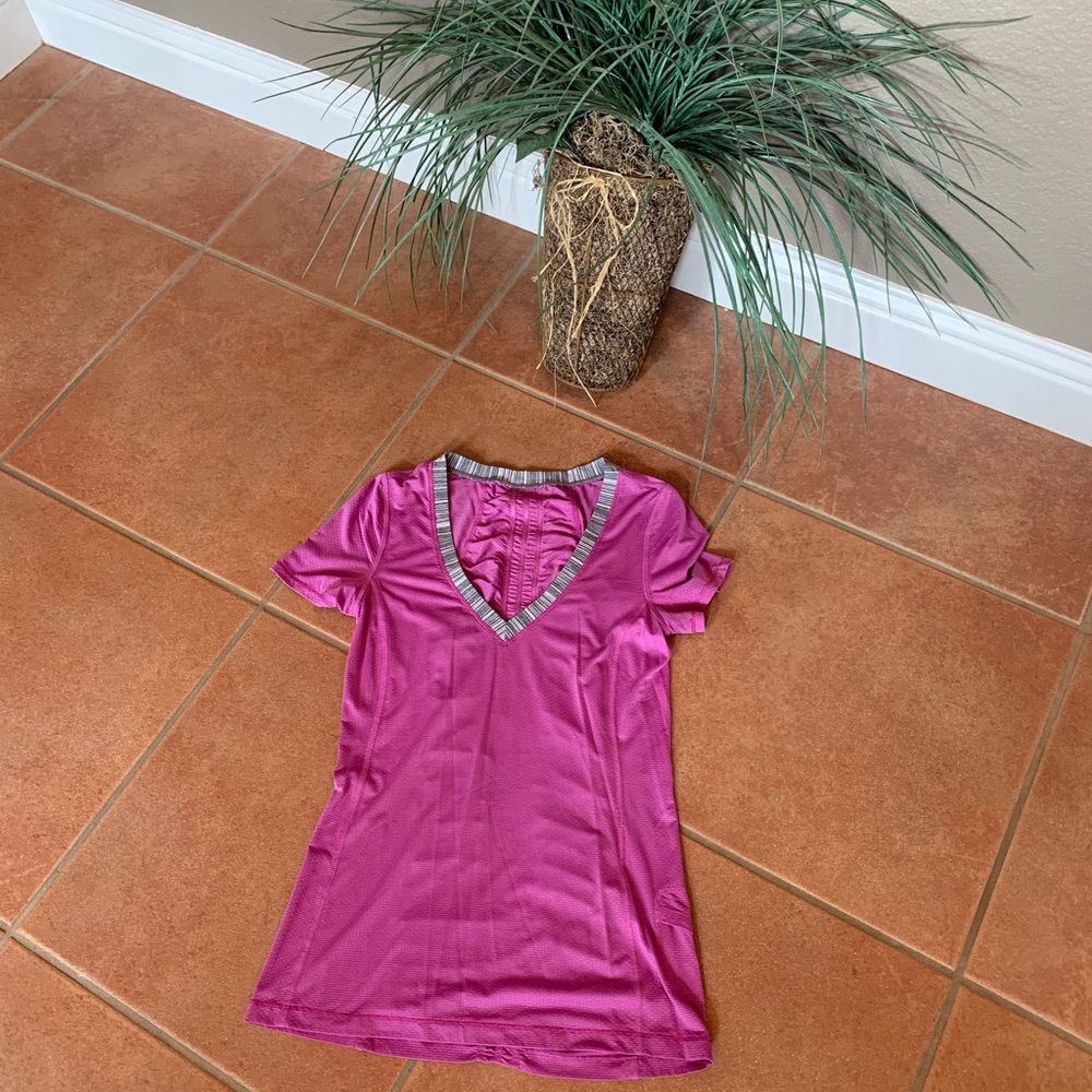 Lululemon Runner Up Short Sleeve 4 in Ultra Violet